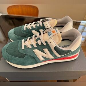 New Balance Classic 574 NIB Men's 10.5 New Spruce/Sea Salt Sneakers